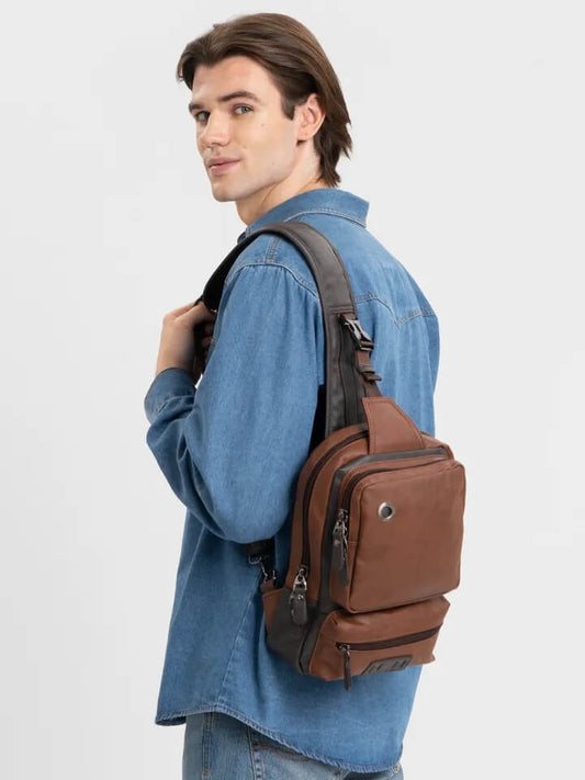 Mochila Masculina de Cuero Perry – Urbana, Versátil y Compacta