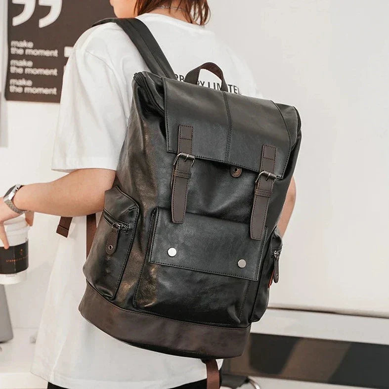 Mochila de Cuero Masculina Paul 35L – Impermeable para Notebook y Viaje